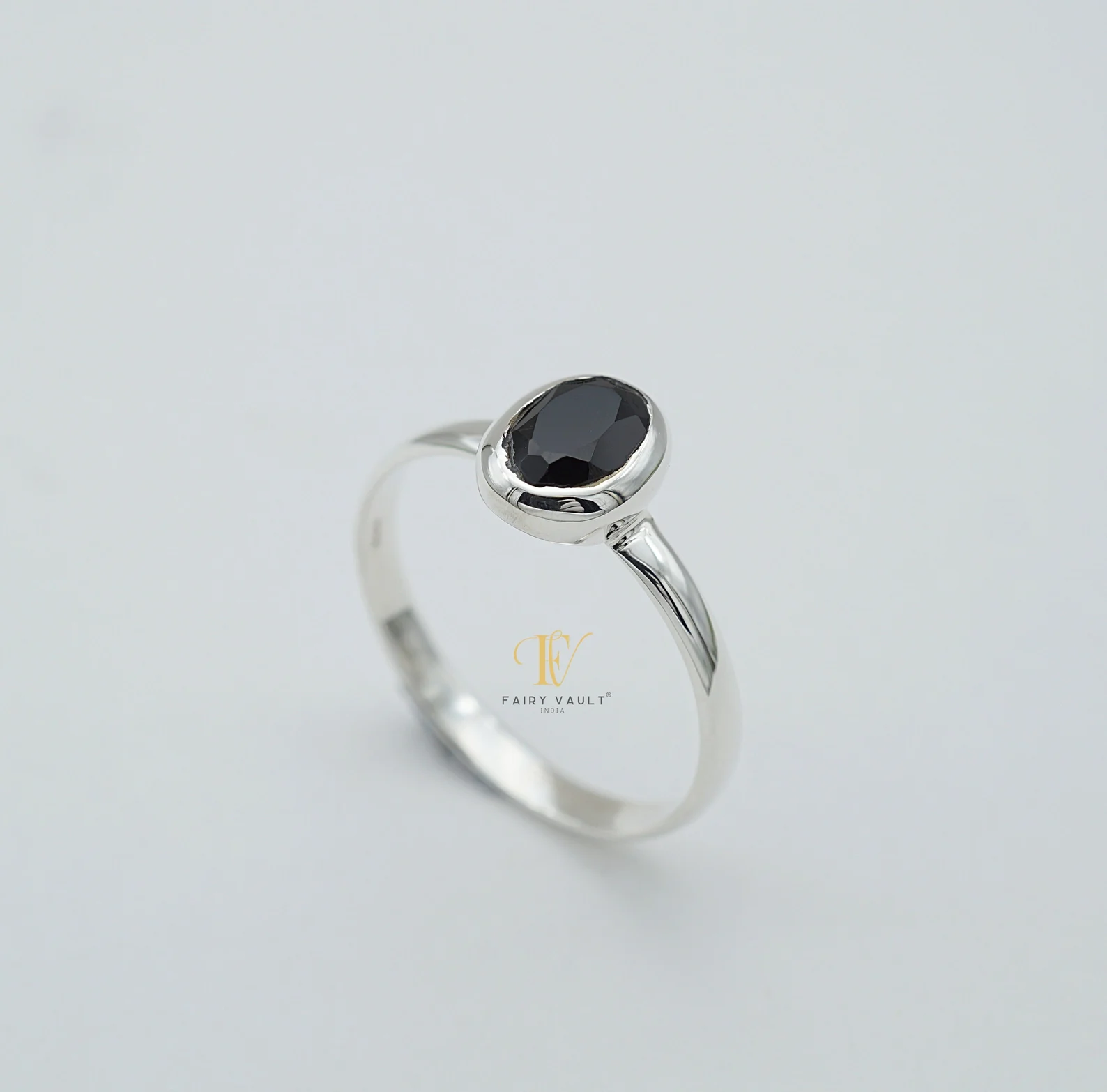 Black Onyx Minimal Silver Ring